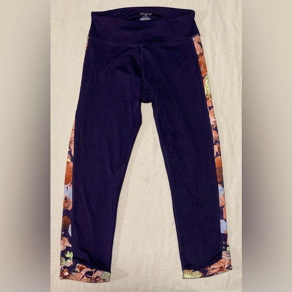 Tek Gear Leggings Size Small Womens Mid Rise Capri Floral Purple Workout Gear - Picture 1 of 13